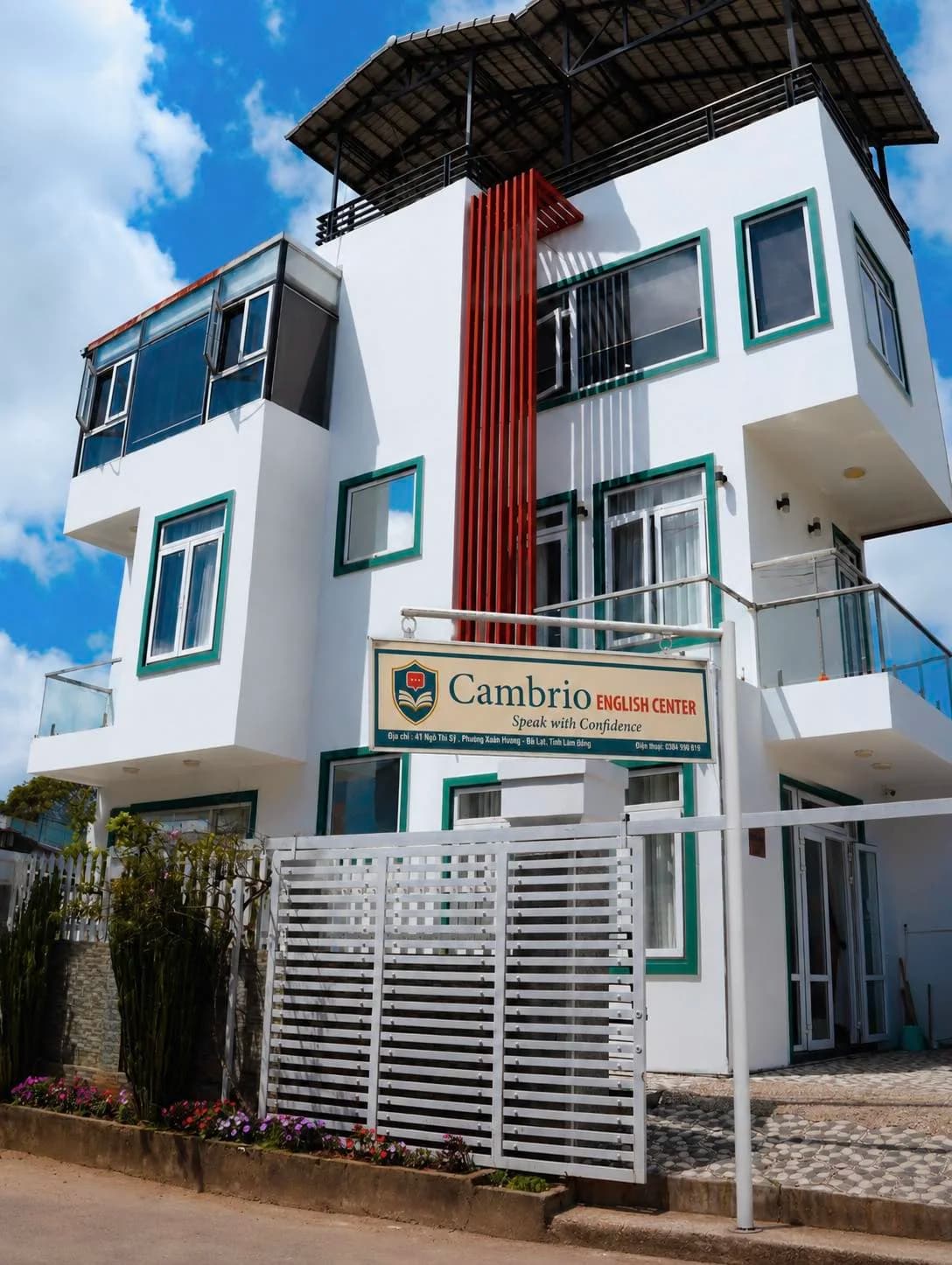 Cambrio English Center building exterior in Da Lat
